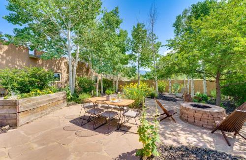 Taos Casa | Mtn-View Retreat with Hot Tub in New Mexico!