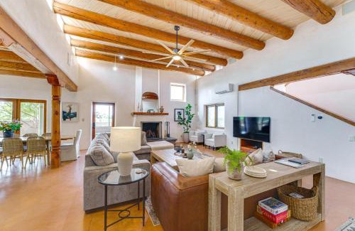 Taos Casa | Mtn-View Retreat with Hot Tub in New Mexico!