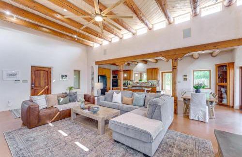 Taos Casa | Mtn-View Retreat with Hot Tub in New Mexico!