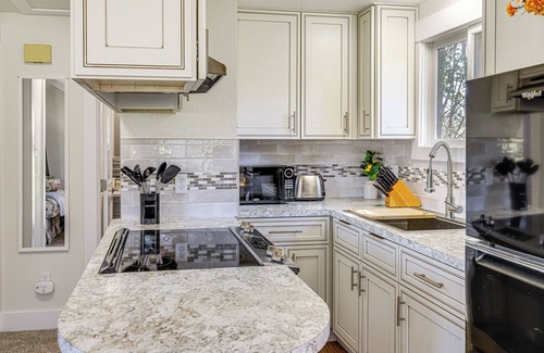 Stevensville Cabaña | Mtn-View Stevensville Cottage: Hike, Fish, Explore