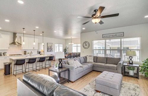 Herriman Casa | Mtn-View Utah Gem w/Home Office