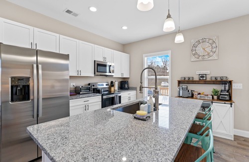 Mars Hill Casa | Mtn Views, 20 Mins to Asheville, 12 Mins to Skiing, Arcade Games