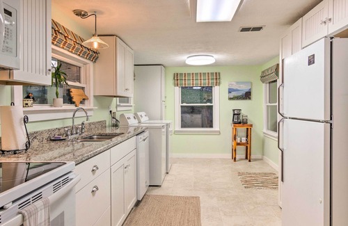 Chimney Rock Cabaña | Mtn Views + Fire Pit: Serene Chimney Rock Abode
