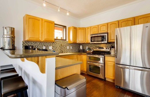 Summit Cove Casa | Mtn Views & Fireplace: Stunning Dillon Townhome!