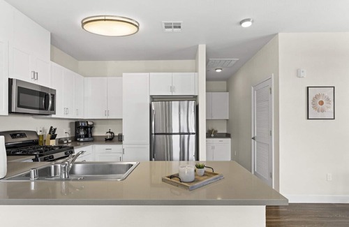 Northwest Reno Apartamento | Mtn. Views, Pool, & HotTub | Luxury Northwest