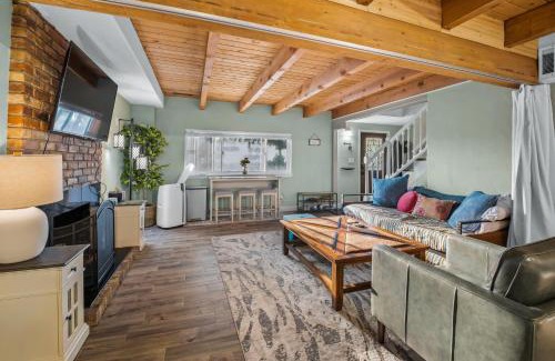 West University Casa | MtnCity Views 4BR Firepit FamilyRetreat NearUNR