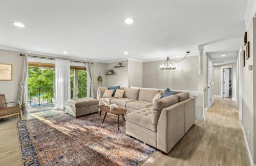 West University Casa | MtnCity Views 4BR Firepit FamilyRetreat NearUNR