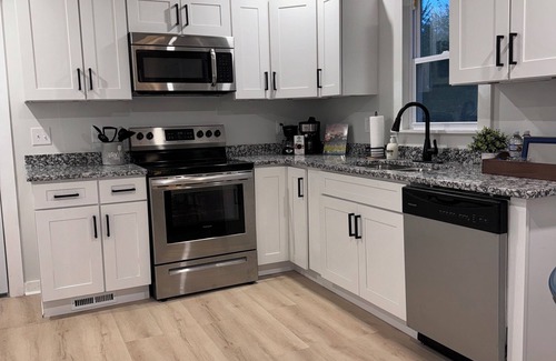 Murfreesboro Casa | July 4 Fireworks Deal! MTSU and Downtown! Near Siegel soccer, Nashville! New 2BR