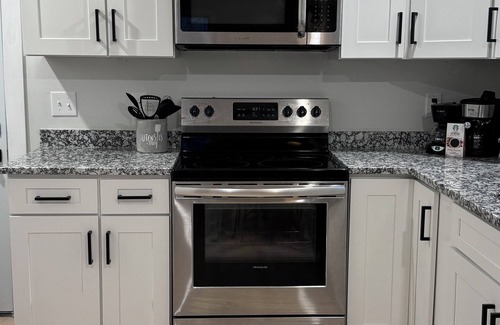 Murfreesboro Casa | July 4 Fireworks Deal! MTSU and Downtown! Near Siegel soccer, Nashville! New 2BR