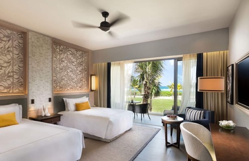 Plaine Magnien Casa | Experience Soothing Moments & Luxury! Seafront, Onsite Pool, Spa & Wellness!
