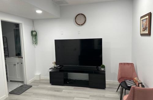 Northeast Edmonton Apartamento | Muaysh Cozy Family suite - Londonderry Mall