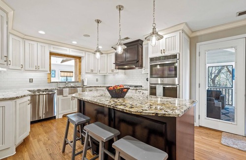 Gainesville Casa | Much to love Guest favorite Evergreen Hideaway waterfront home w/ dock. Pets ok