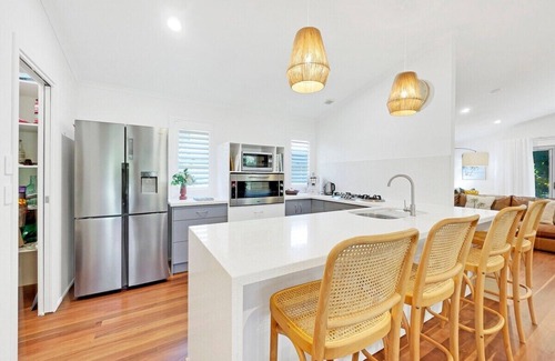 Mudjimba Casa | Mudjimba Beach Haven - 2 min walk to water!