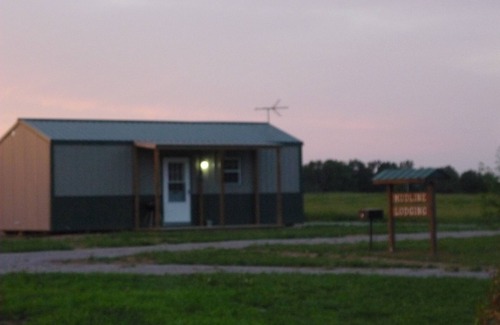 Murphysboro Cabina | Alojamiento línea de lodo su premier cabina, RV y camping alquiler en el sur de Illinois!