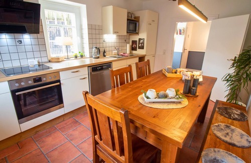 Lennestadt Apartamento | Muehls-Sauerland near Elspe-Festival with garden, family & dog friendly