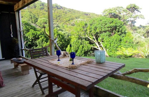 Tryphena Cama Y Desayuno | Mulberry Grove Retreat