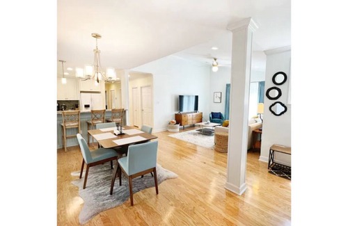 Heights Casa | MULBERRY HOUSE in the Heart of the Heights