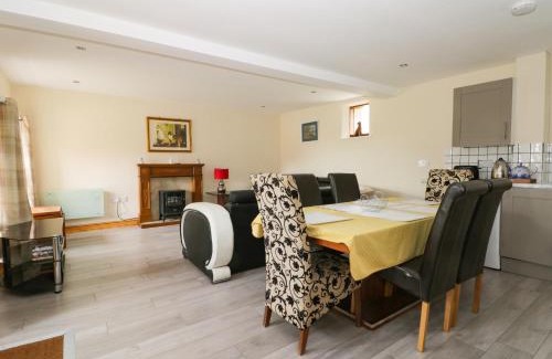 Tunstall Casa | Mulberry Manor