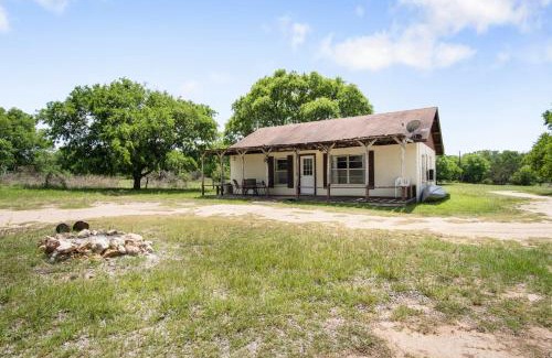 Bandera Casa | Muller's Ark Guest Ranch - River House