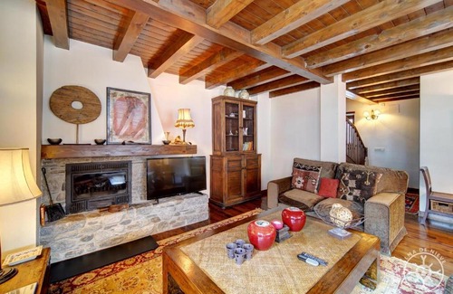 Arties Apartamento | MULLERES de Alma de Nieve