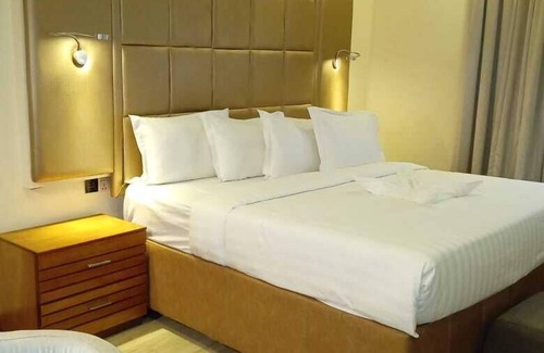 Yaba Hotel | Mulligan Hotel