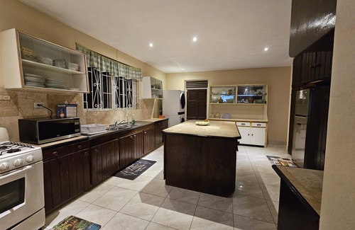 Mullins Casa | Mullins Bayfield Gardens House