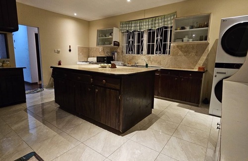 Mullins Casa | Mullins Bayfield Gardens House