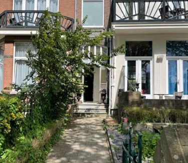 Scheveningen Apartamento | Multatuli House by Hofstad Studios