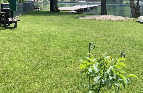 Klopein am Klopeiner See Apartamento | Multi-bed room, shower, WC, balcony - Parkhotel Zuzek