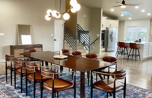 Northwest Colorado Springs Casa | Multi-family get away with breath taking Colorado views.