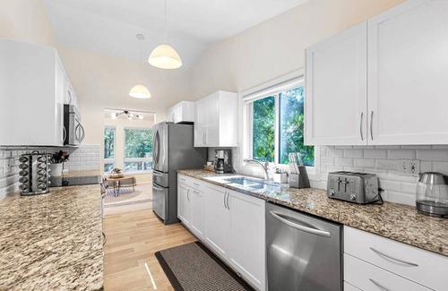 Viewpoint Casa | Multi functional Family Home in Redmond and only four mins to MSFT