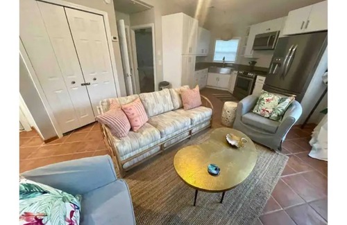 Franklin Casa | Multi-home Lakefront Retreat- kayaks, fire pit, yard games, hot tub