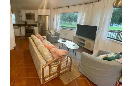 Franklin Casa | Multi-home Lakefront Retreat- kayaks, fire pit, yard games, hot tub