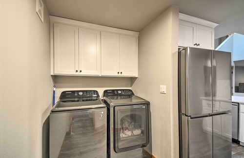 Edgewood Casa | Multi-Level Vacation Rental Near Tacoma!
