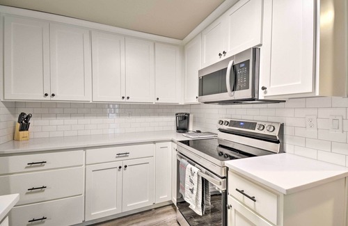 Edgewood Casa | Multi-Level Vacation Rental Near Tacoma!