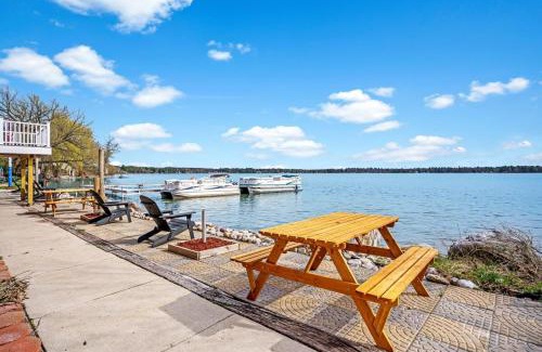 Mayfield Casa | Multi-unit with lake access