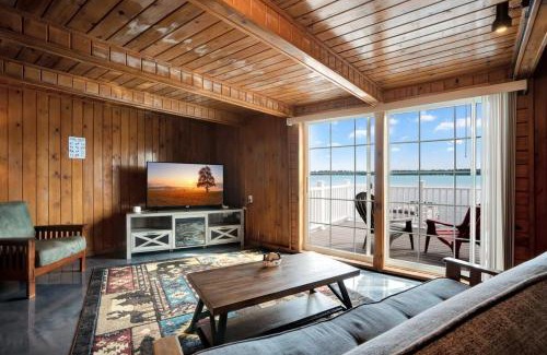 Mayfield Casa | Multi-unit with lake access