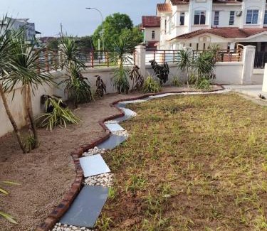 Pulai Casa | Mummy Homestay Pulai
