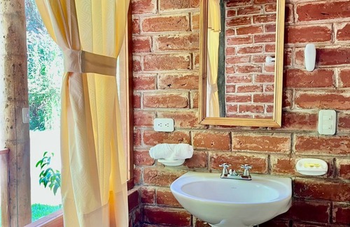Baños de Agua Santa Cabina | Munay Wasi by Hospedaje Punztan 1-bedroom cabin in Baños de Agua Santa