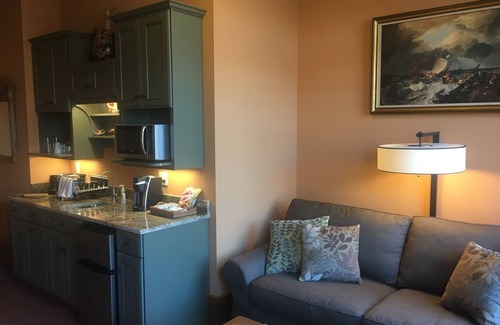 Geneva Apartamento | Munger Lofts Boutique 2 ° piso con media cocina