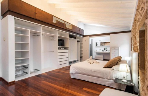 Old Town Alcudia Villa | Murallas in Alcudia with 3 bedrooms and 3 bathrooms