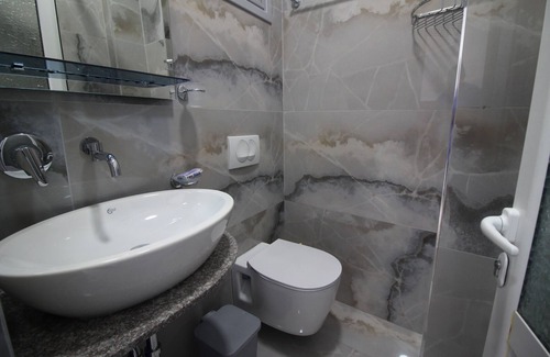 Sarande Hotel | Murati Suites