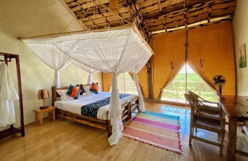 Paraa Cabina | Murchison Falls Bamboo Village