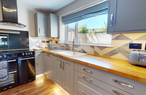 Nefyn Cabaña | MURMUR Y MOR, family friendly, luxury holiday cottage in Nefyn