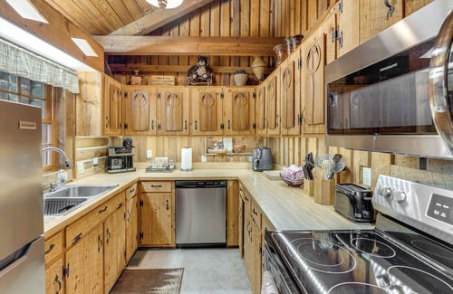 Unaka Cabina | Murphy Cabin w/ Views < 1 Mi to Hiwassee Lake!