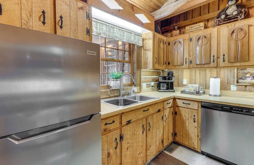 Unaka Cabina | Murphy Cabin w/ Views < 1 Mi to Hiwassee Lake!