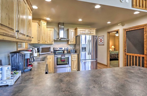 Murphy Cabina | Murphy Chalet w/ Fire Pit & Stunning Mountain View