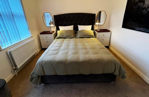 Dromore Casa | Murphy's Holt 2 Bed Cozy Home - Historic Dromore 3 mins to A1 - Dublin/Belfast