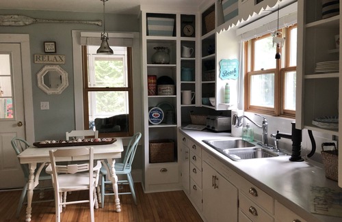 Sister Bay Cabaña | Murphy's "KipDee" Cottage-Seleccionado como uno de los 2019 Premier Showcase Homes ...