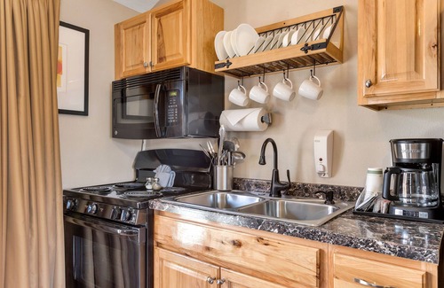 Estes Park Hotel | Murphy's Resort